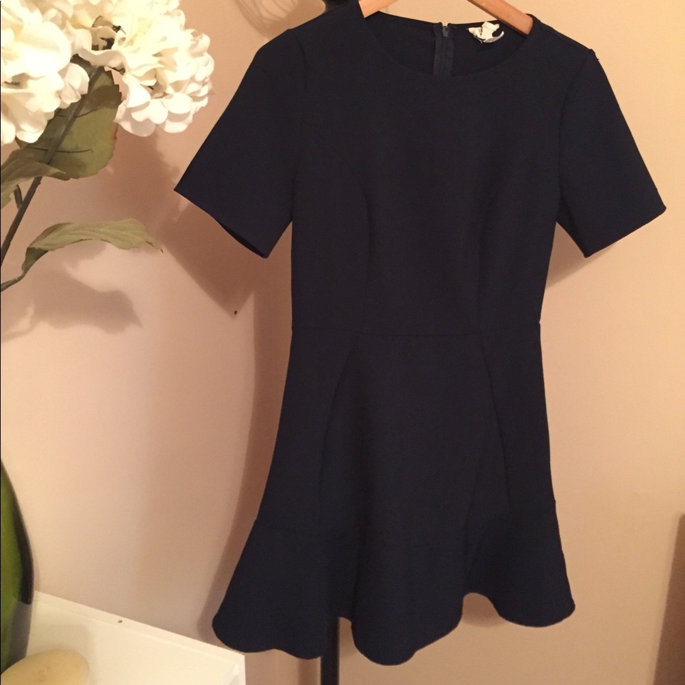 Ruffle mini dress 👗